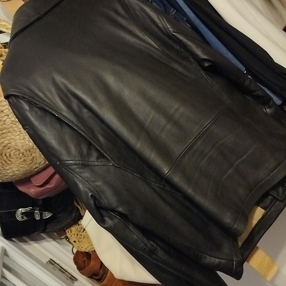 Leather jacket - Picture 2 of 14